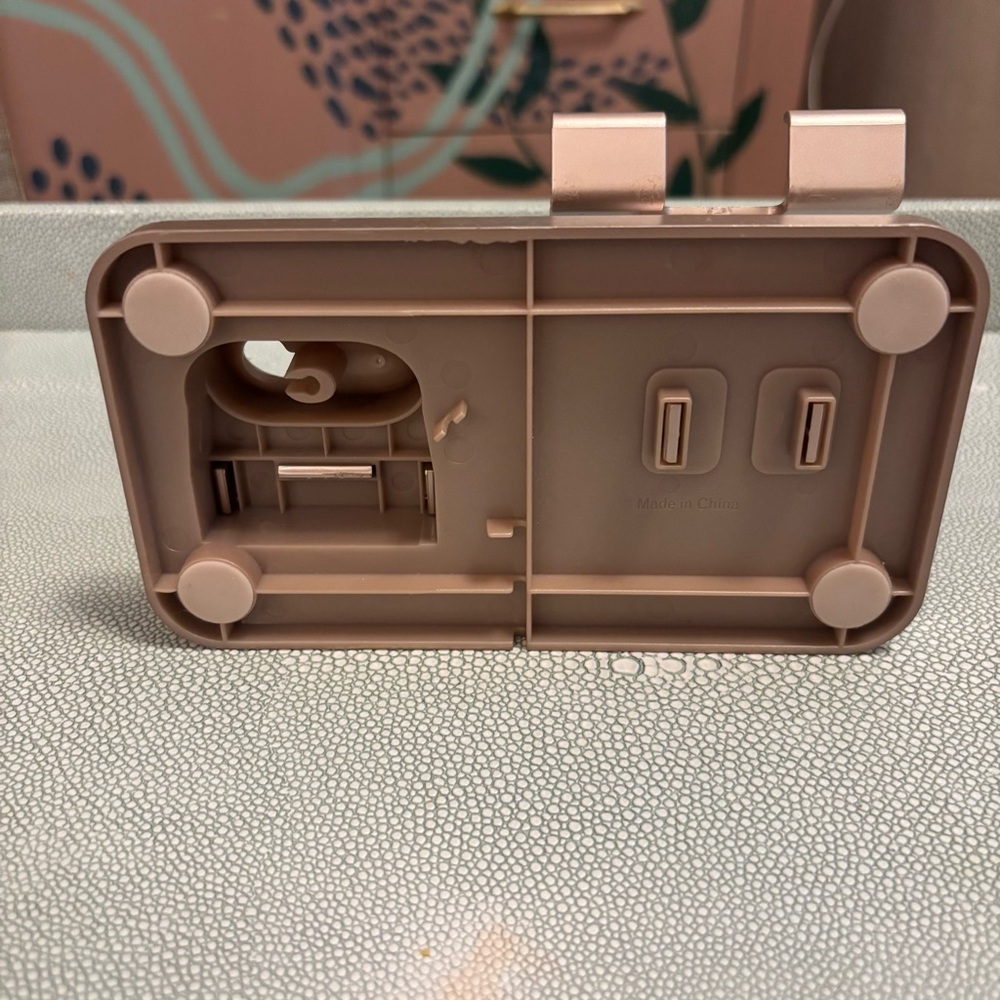 3-in-1 Charging Stand for AirPods, Apple Watch and iPhone - Picture 13 of 13